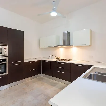 Gozo Suite-hosted By Sweetstay Apartament